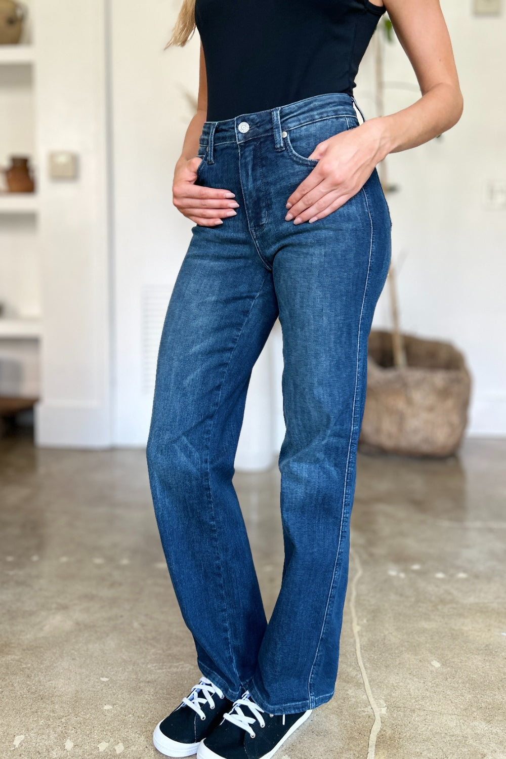 Judy Blue Leah Tummy Control Straight Jeans