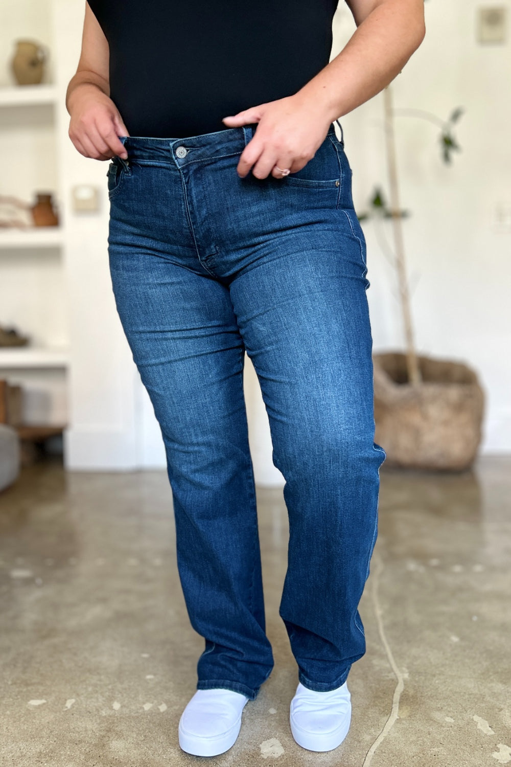 Judy Blue Leah Tummy Control Straight Jeans