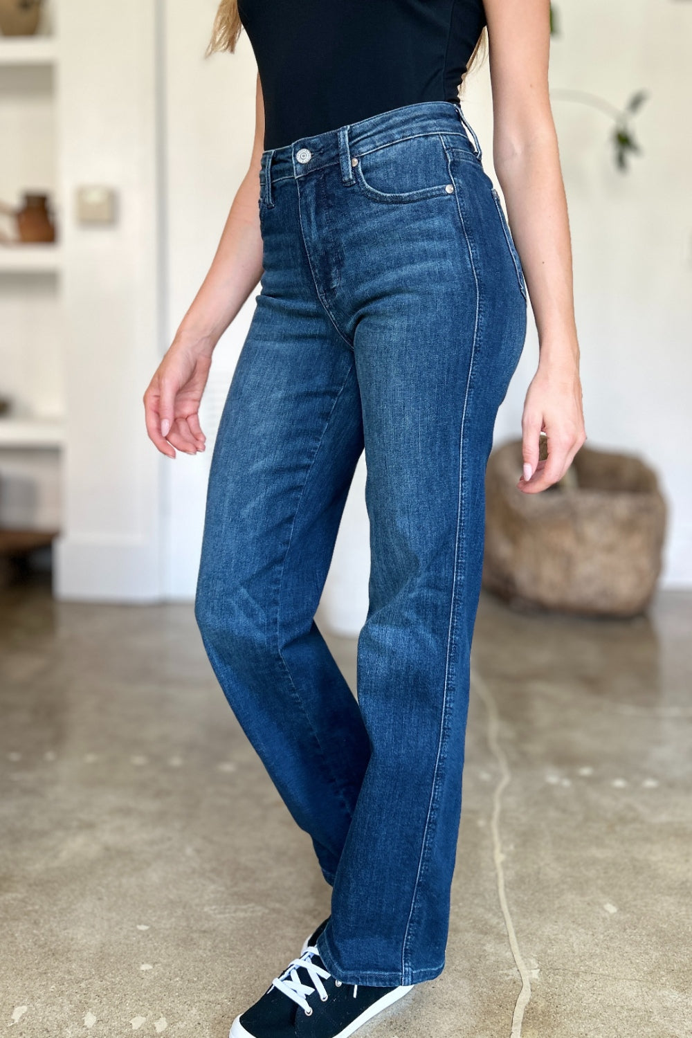 Judy Blue Leah Tummy Control Straight Jeans