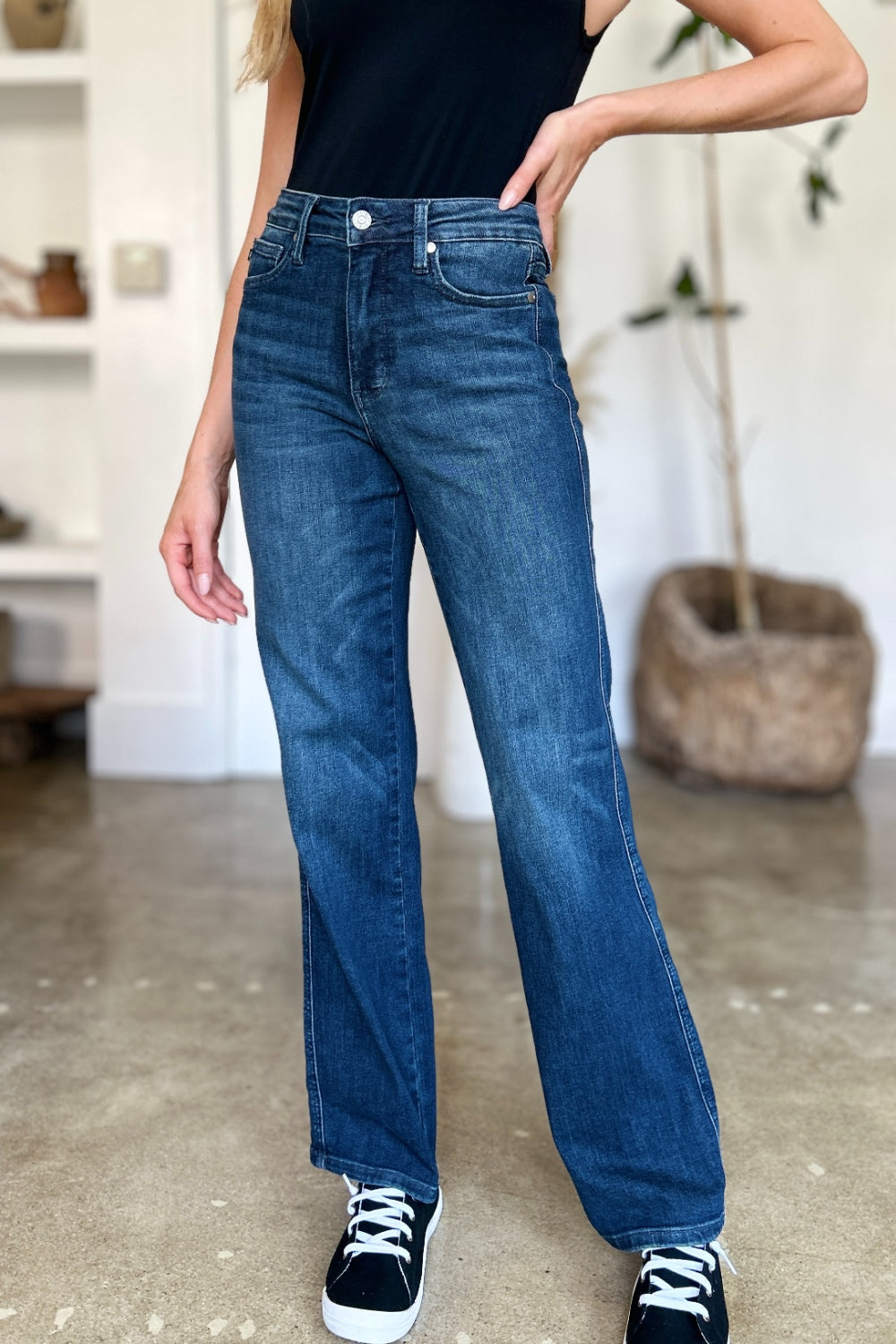 Judy Blue Leah Tummy Control Straight Jeans