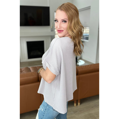 Felicia Textured Line Twisted Short Sleeve Top in Light Grey